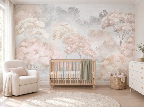 Papier peint arbres roses posé dans une chambre de bébé
