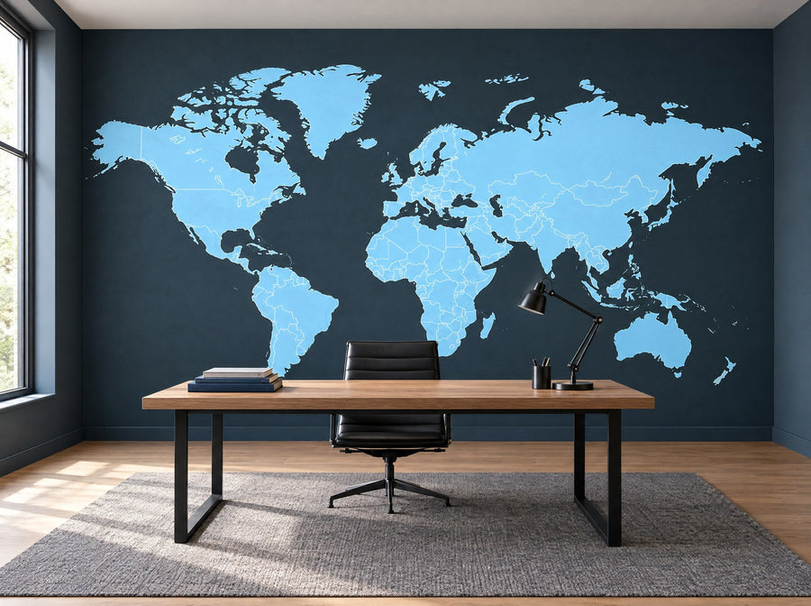 Papier peint carte du monde nuit posé dans un bureau