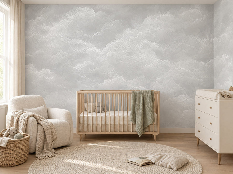 Papier peint ciel nuageux gris posé dans une chambre de bébé
