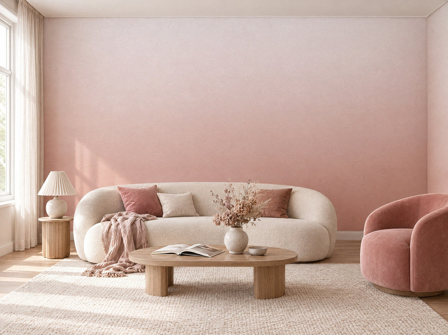 Papier peint dégradé rose posé dans un salon